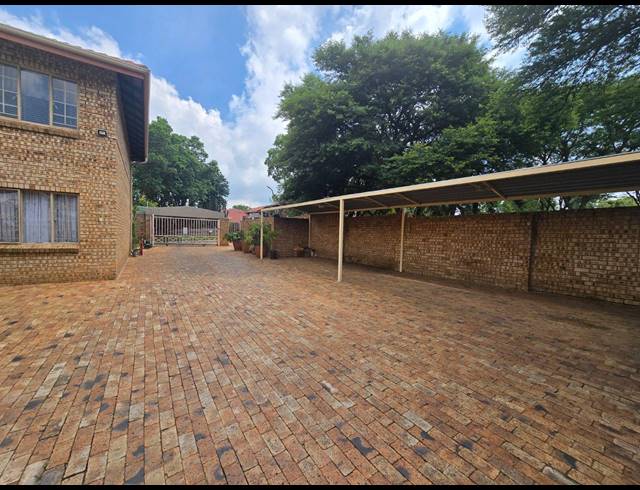 2 BEDROOM TOWNHOUSE FOR SALE IN ELANDSPARK